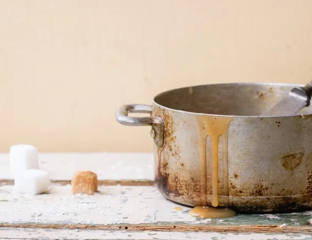 Receita caseira: como limpar panelas queimadas de inox e alumínio?