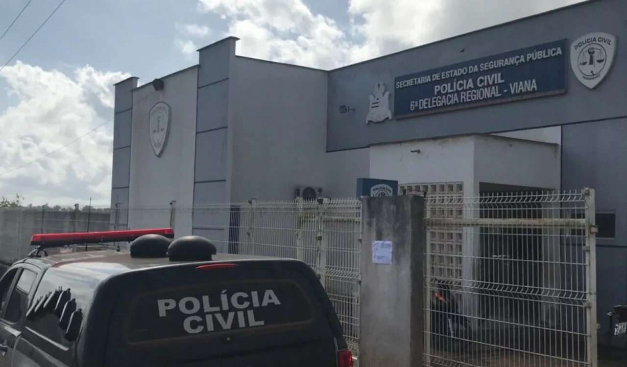 Mulher é presa após acusar pai e irmão de agressão em Viana