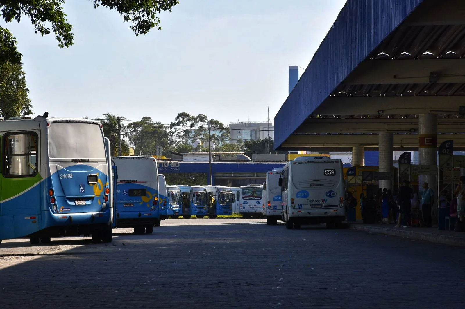 Ônibus circulam normalmente nesta sexta após confusão e tiroteio na Serra