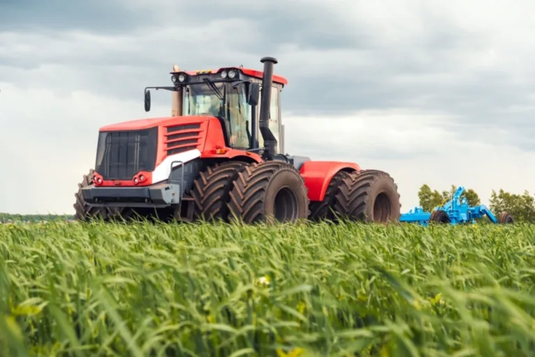 Comprar trator agrícola pela internet já é uma realidade