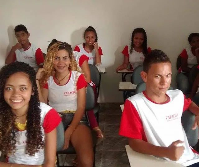 Projeto voluntário já encaminhou quase 50 jovens ao estágio em Cariacica