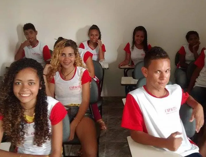 Projeto voluntário já encaminhou quase 50 jovens ao estágio em Cariacica