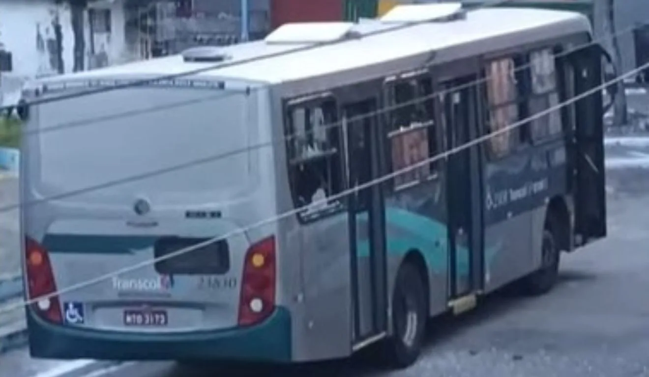 Ônibus apedrejado em Vitória