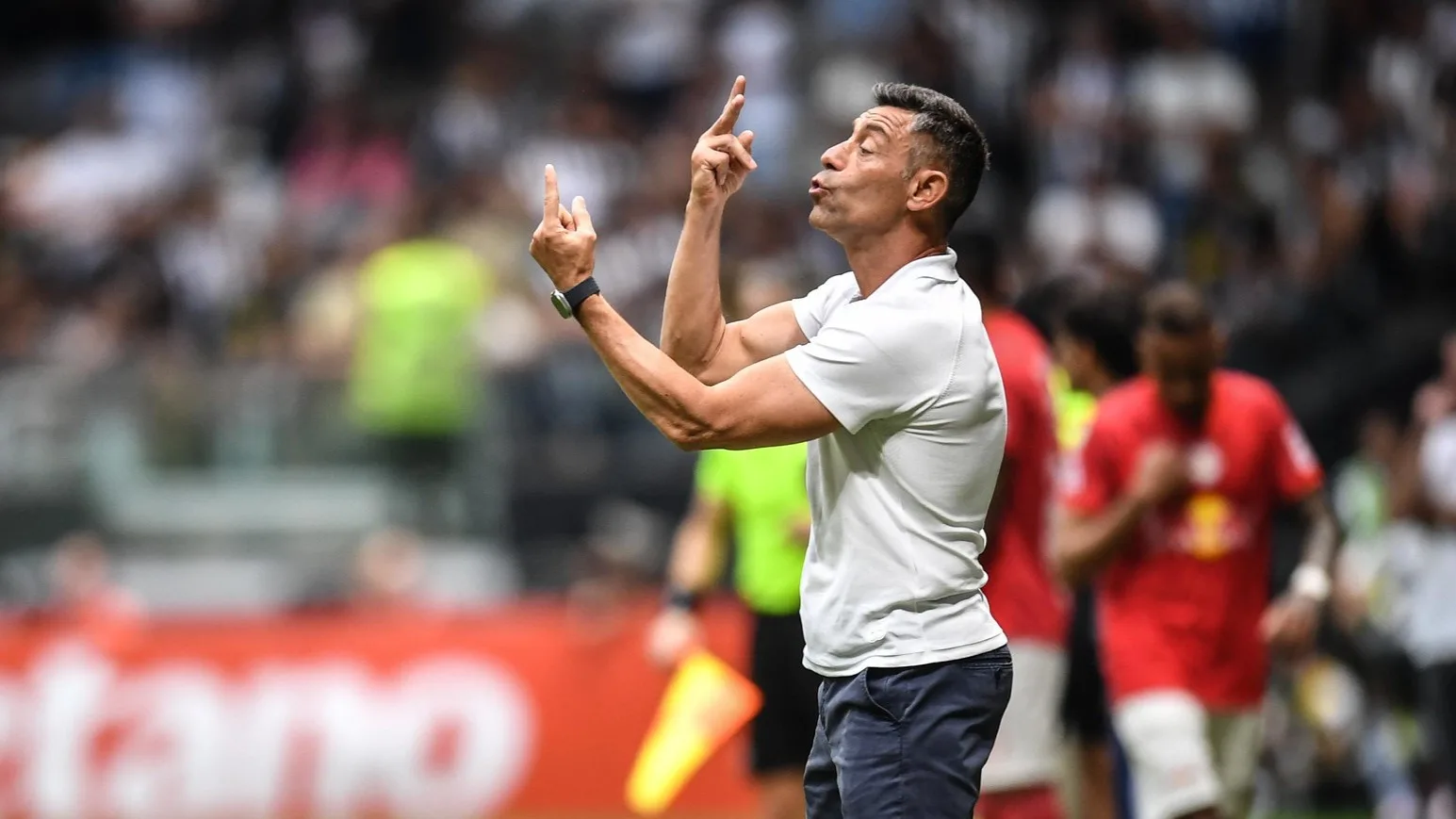 Mercado da bola: Santos anuncia Pedro Caixinha como novo treinador