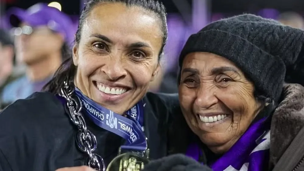 Marta conquista seu primeiro título da liga feminina nos EUA