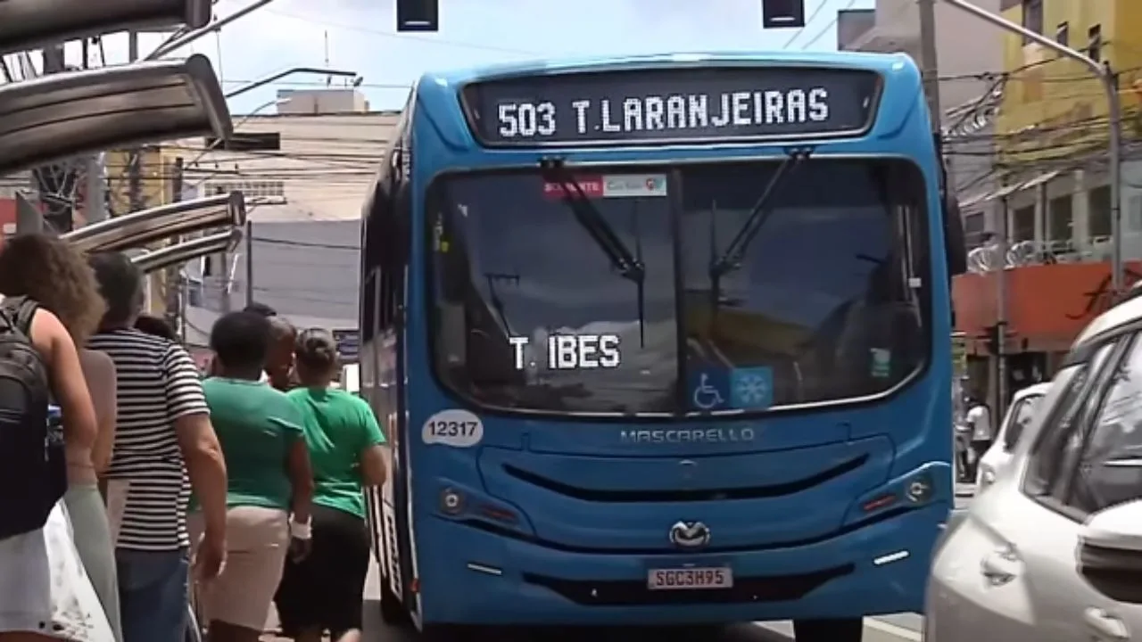 Passageiro é preso por assediar mulheres dentro de ônibus em Vila Velha