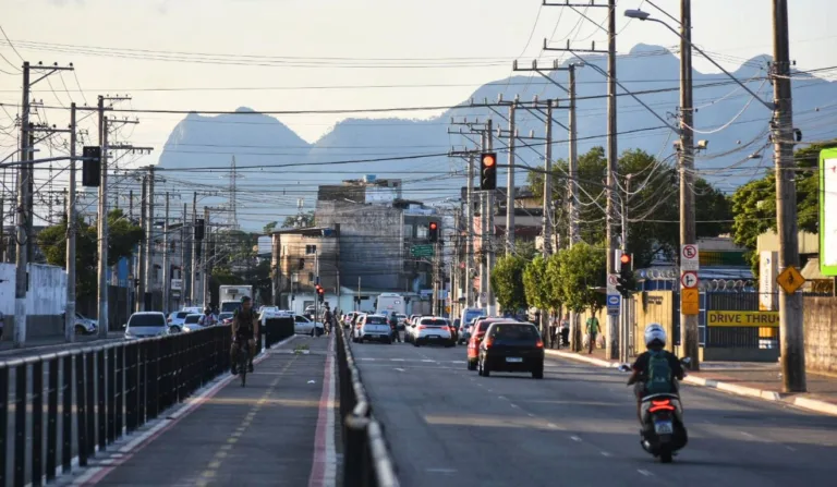 Avenida Leitão da Silva, em Vitória. Foto: Thiago Soares/Folha Vitória