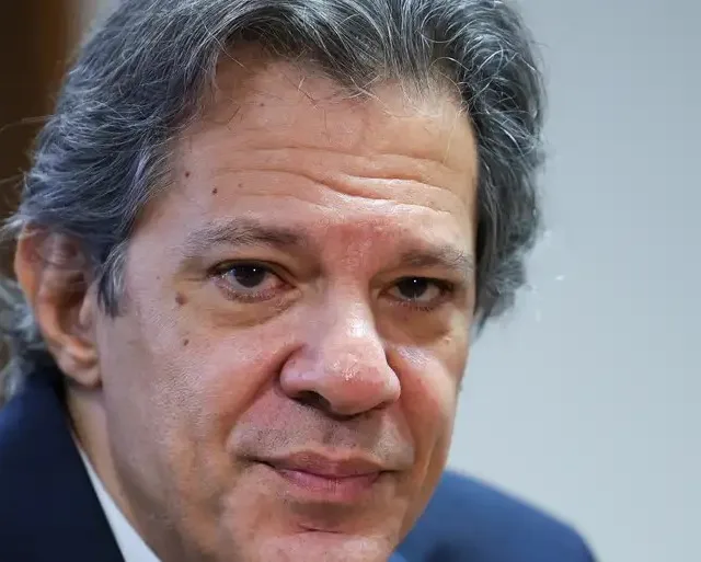 'Temos de corrigir essa escorregada que o dólar deu aqui', diz Haddad