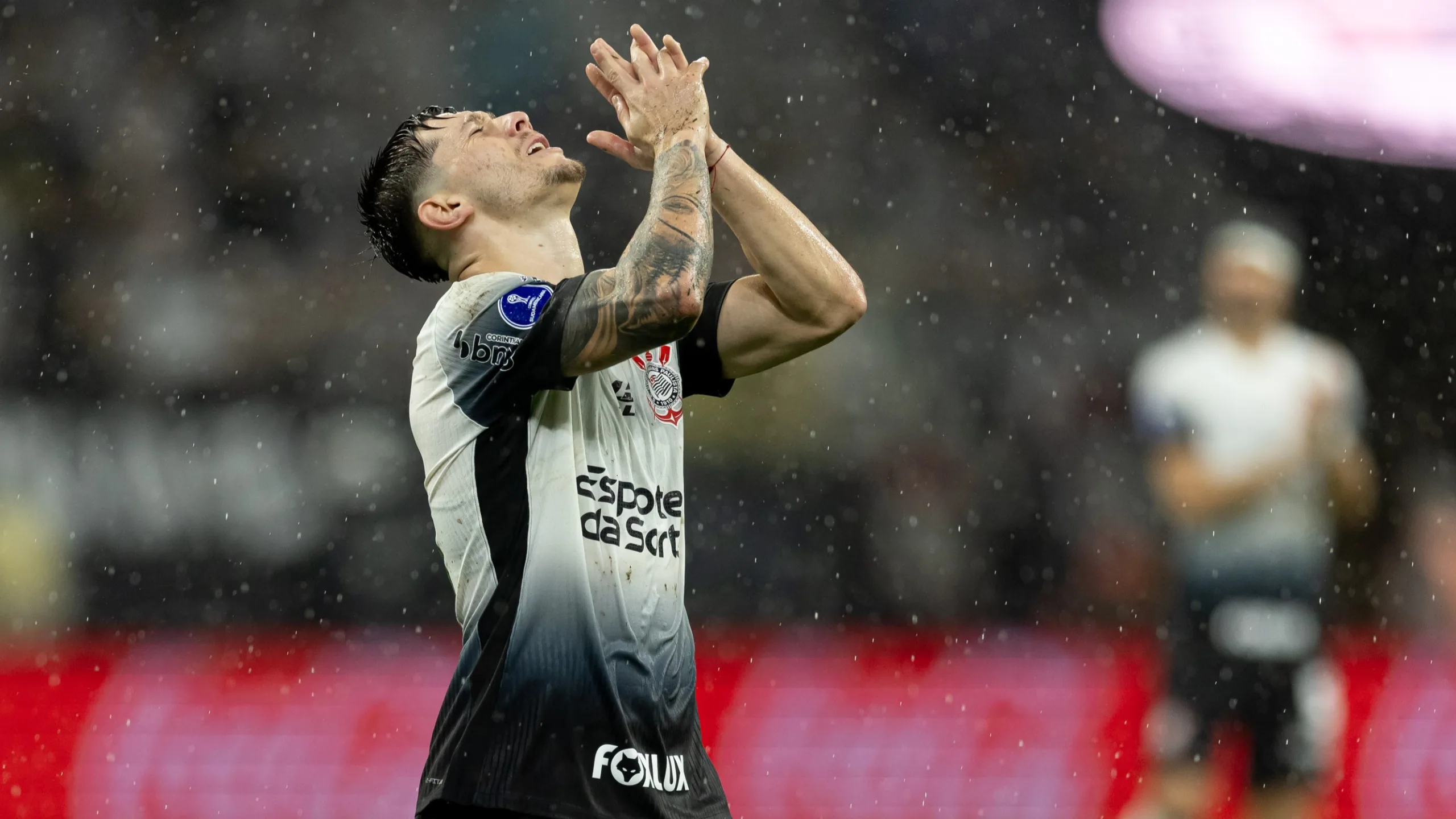 Rodrigo Garro, do Corinthians, se envolve em acidente com morte na Argentina