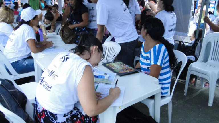 Mais de 700 moradores beneficiados com serviços e orientações no Serra Cidadã