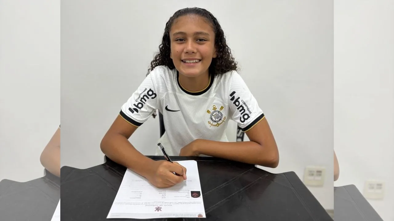 Zagueira capixaba assina com o Corinthians: "Maior das Américas"