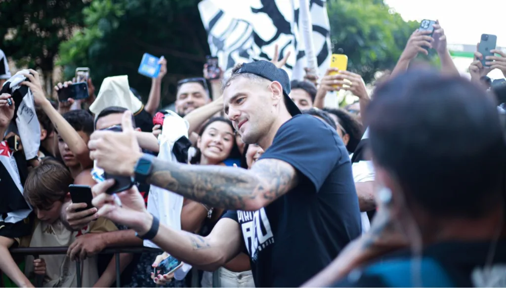 Chegada do Vasco a Vitória para o jogo contra o Volta Redonda. Matheus Lima