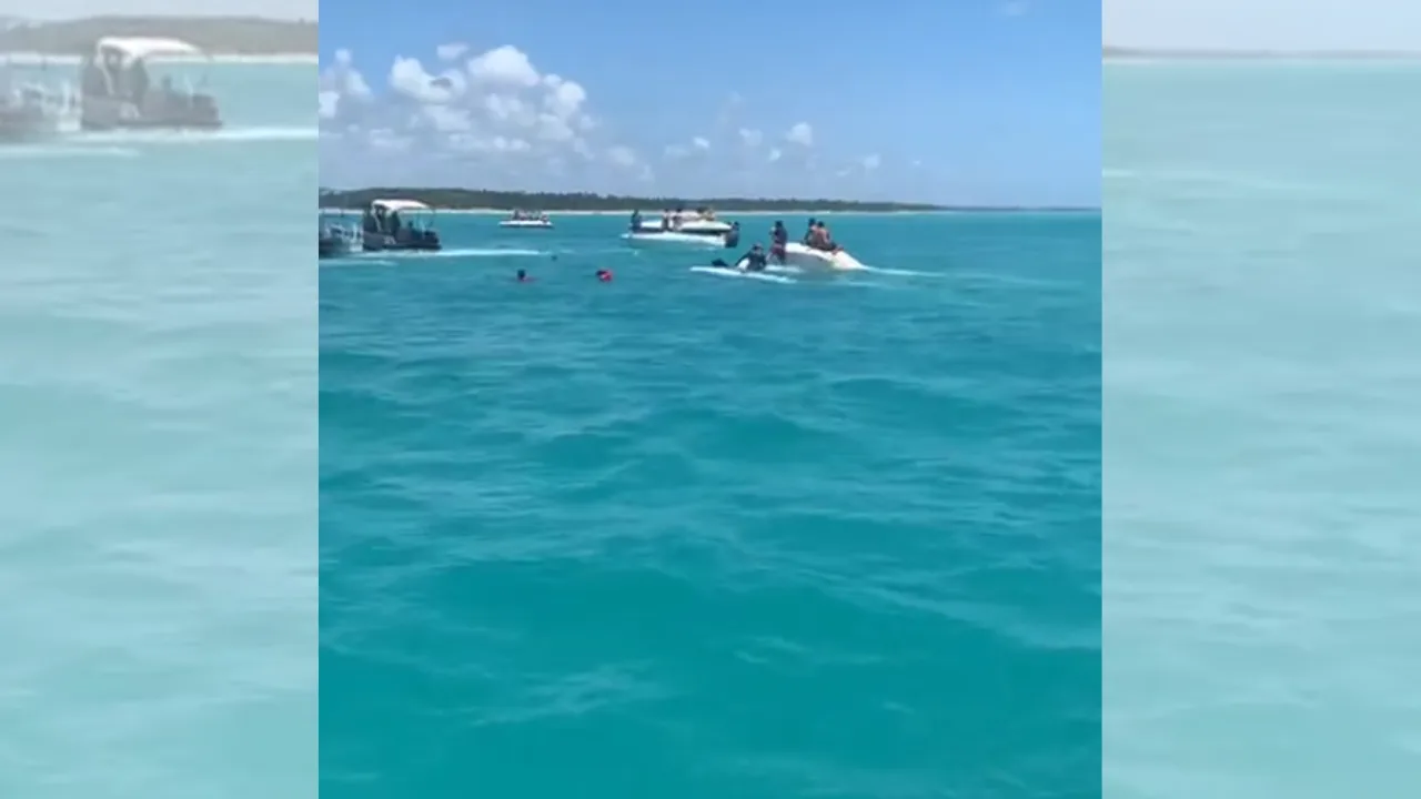 Catamarã com 50 ocupantes naufraga em Maragogi, Alagoas; turista de SP morre