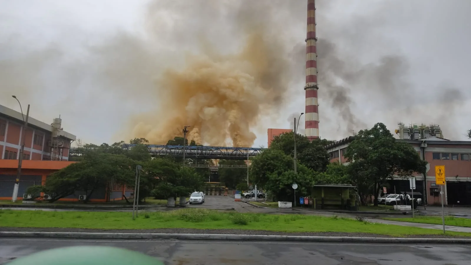 Veja vídeos e fotos no Complexo de Tubarão, após forte barulho neste domingo