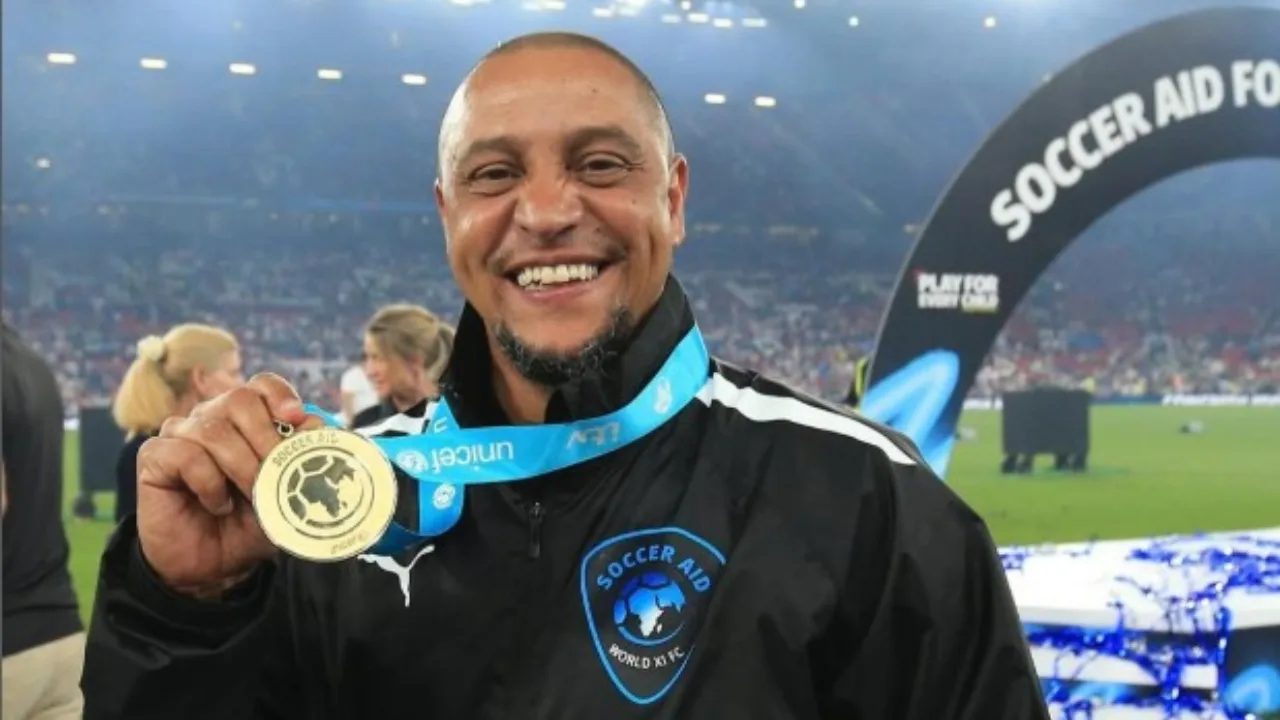 Roberto Carlos nega estar morando no CT do Real Madrid