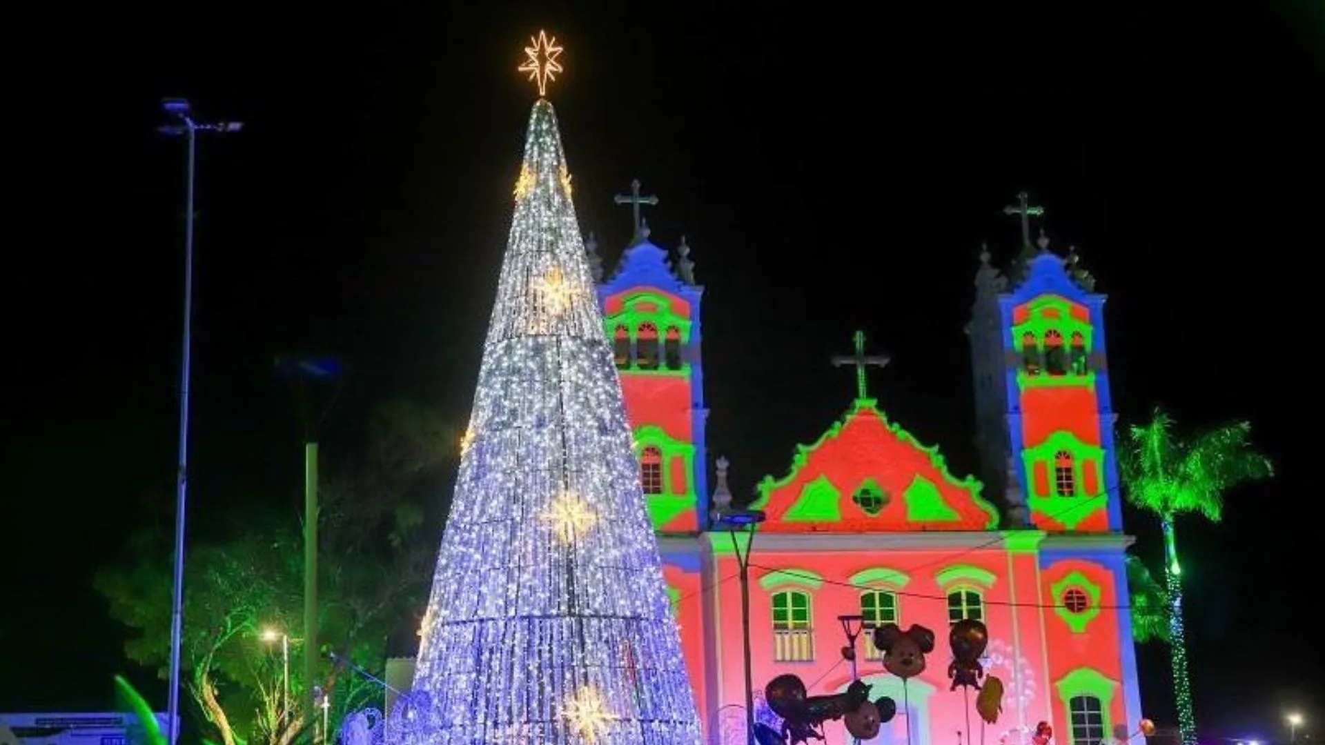 Onde aproveitar as decorações de Natal com família e amigos no ES