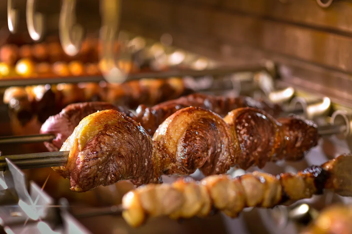 Clima, dólar e preço da carne explicam inflação acima da meta