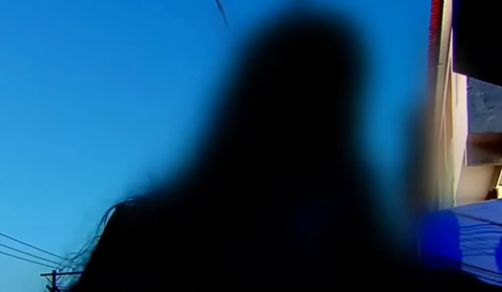 Mãe adolescente agredido Mãe adolescente agredido