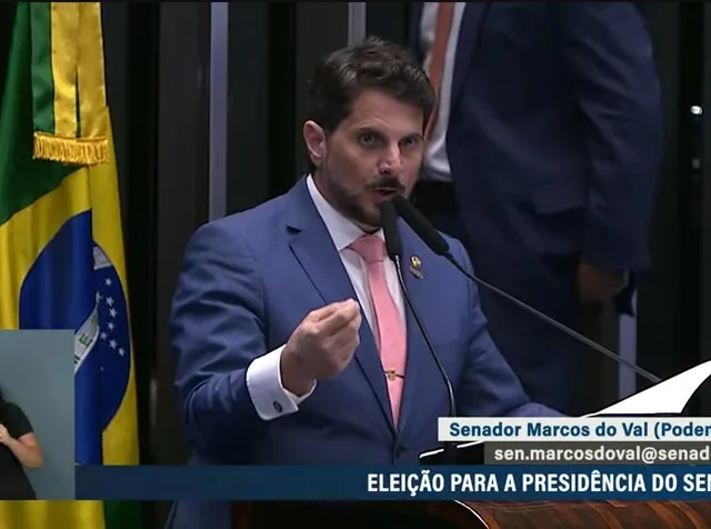 Marcos do Val durante discurso em sessão de eleição do Senado