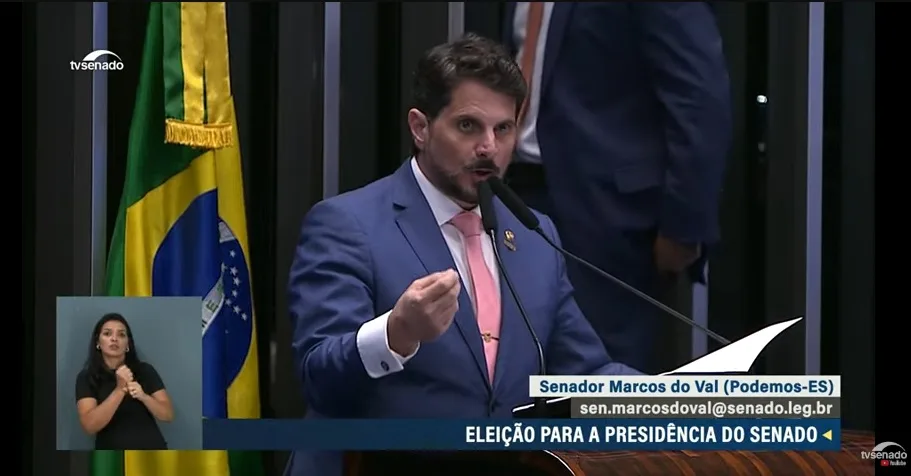 Marcos do Val durante discurso em sessão de eleição do Senado