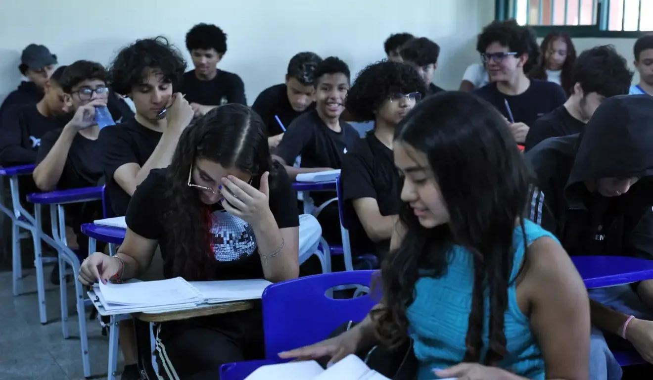 Pé-de-Meia vai começar a ser pago aos estudantes nesta terça-feira (25). Foto: Antônio Cruz/ Agência Brasil