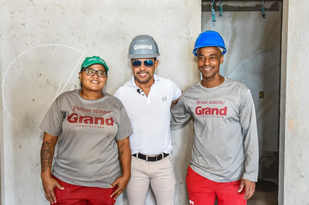 Zezé Di Camargo: "Graciele e eu vamos morar no ES. O apartamento de Guarapari é um presente para ela" (Foto: Cloves Louzada)