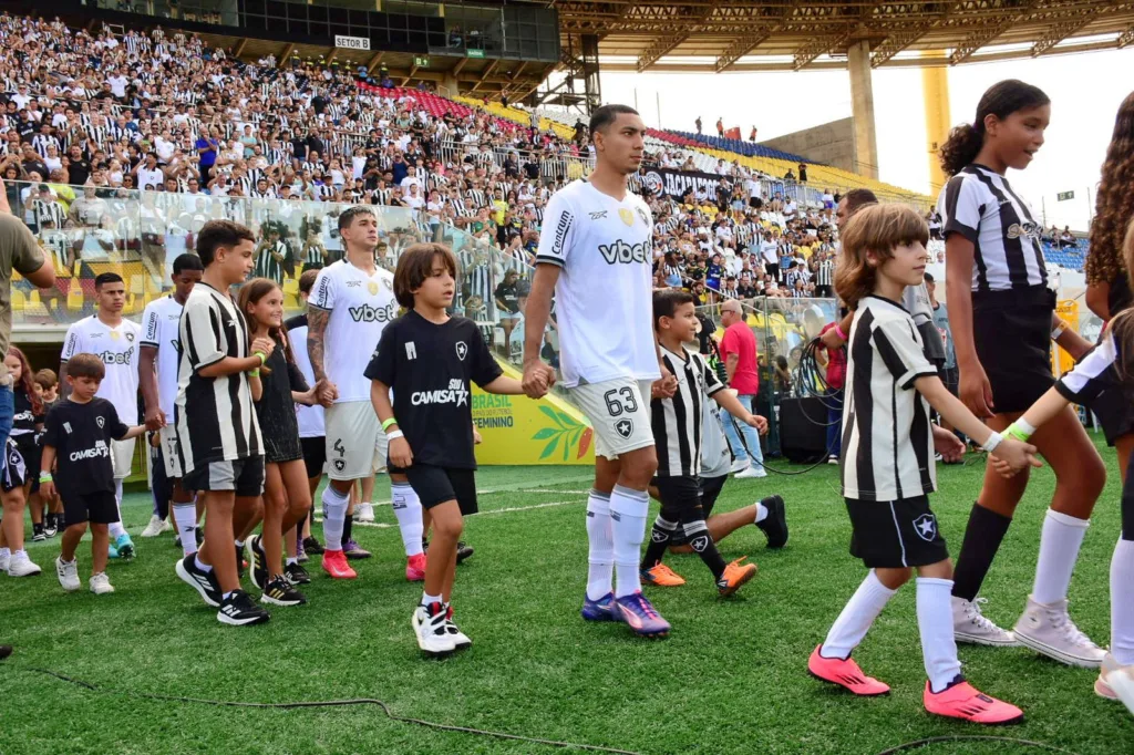 Botafogo x Madureira no estádio Kleber Andrade, pelo Campeonato Carioca (Foto: Thiago Soares/Folha Vitória)