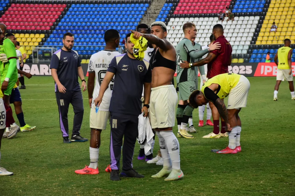 Botafogo x Madureira no estádio Kleber Andrade, pelo Campeonato Carioca (Foto: Thiago Soares/Folha Vitória)