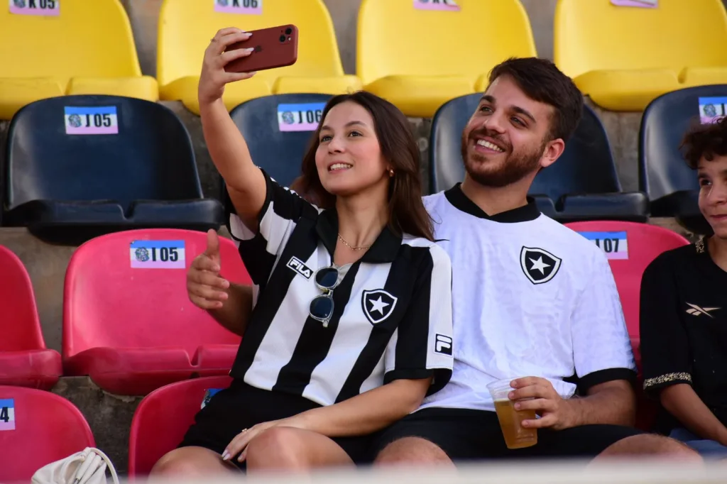 Botafogo x Madureira. Torcida do Botafogo no Kleber Andrade, em Cariacica (Foto: Thiago Soares/Folha Vitória