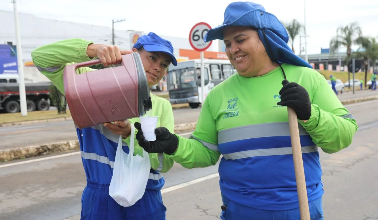 Equipe de limpeza urbana de Cariacica