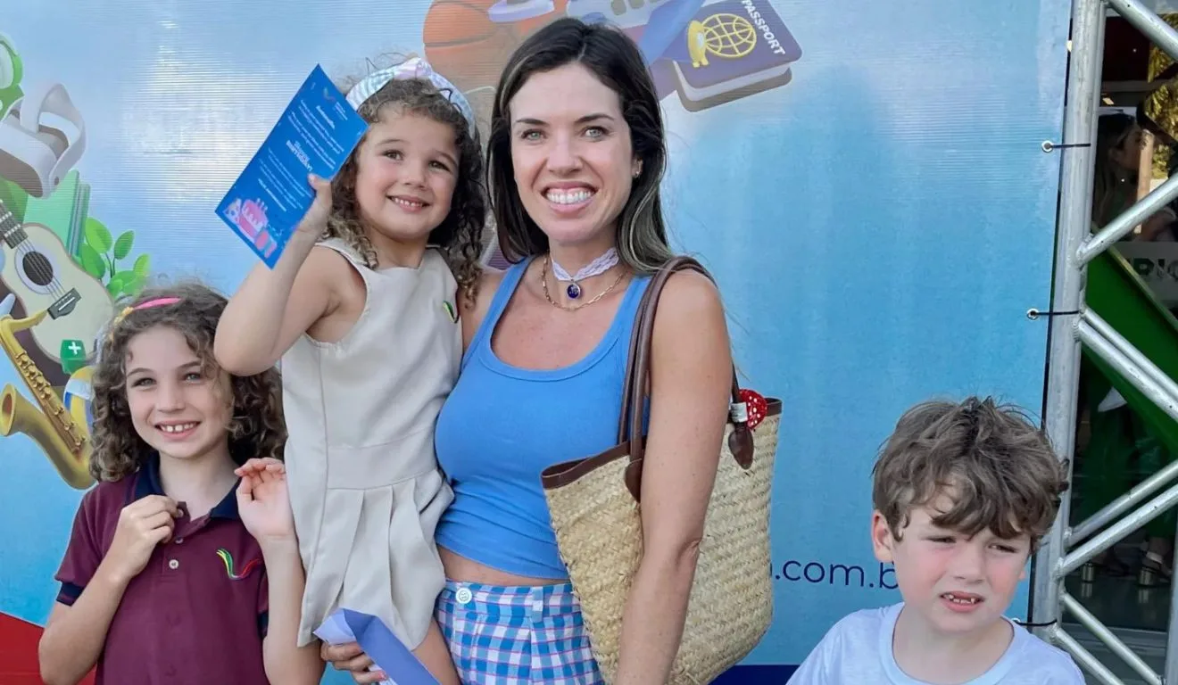 Rafaella, Antonella, Enza e Enrico Camata Abelha