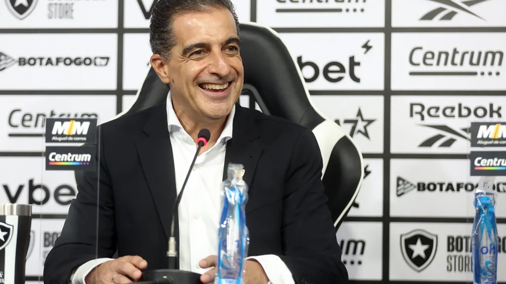 Apresentacao de Renato Paiva, novo treinador do Botafogo no Estadio Nilton Santos. 13 de Janeiro de 2025, Rio de Janeiro, RJ, Brasil. Foto: Vitor Silva/Botafogo.