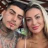 Andressa Urach e o ex-namorado, Cassiano. Eles estão lado a lado.