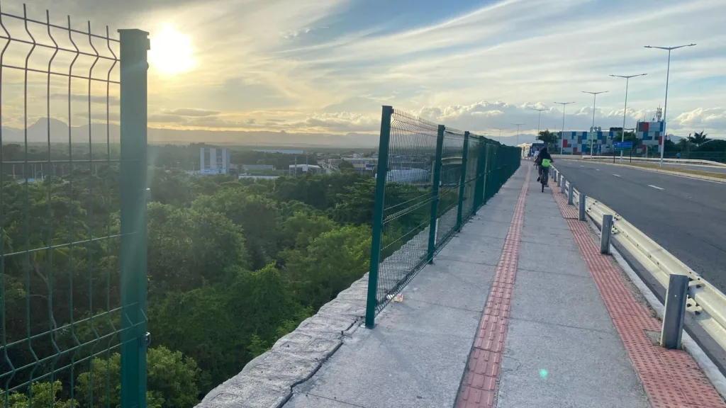 Grade do viaduto de Carapina quebrada

Thiago Soares/Folha Vitória