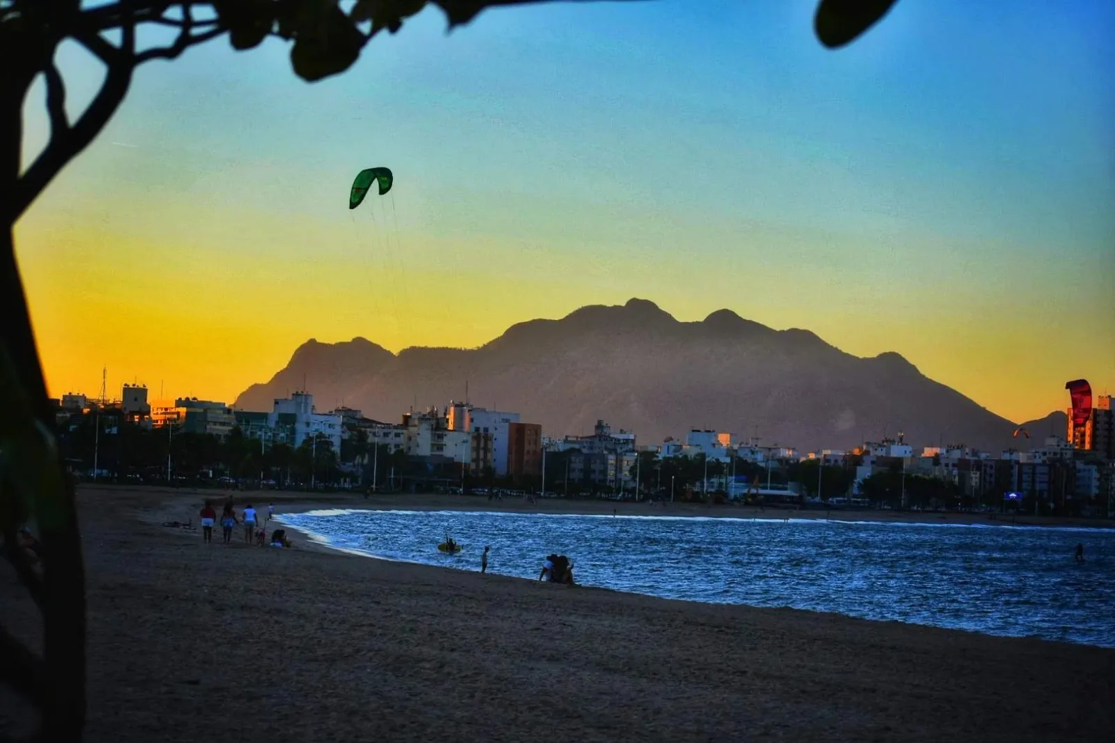 Praia de Camburi. Foto: Thiago Soares/Folha Vitória