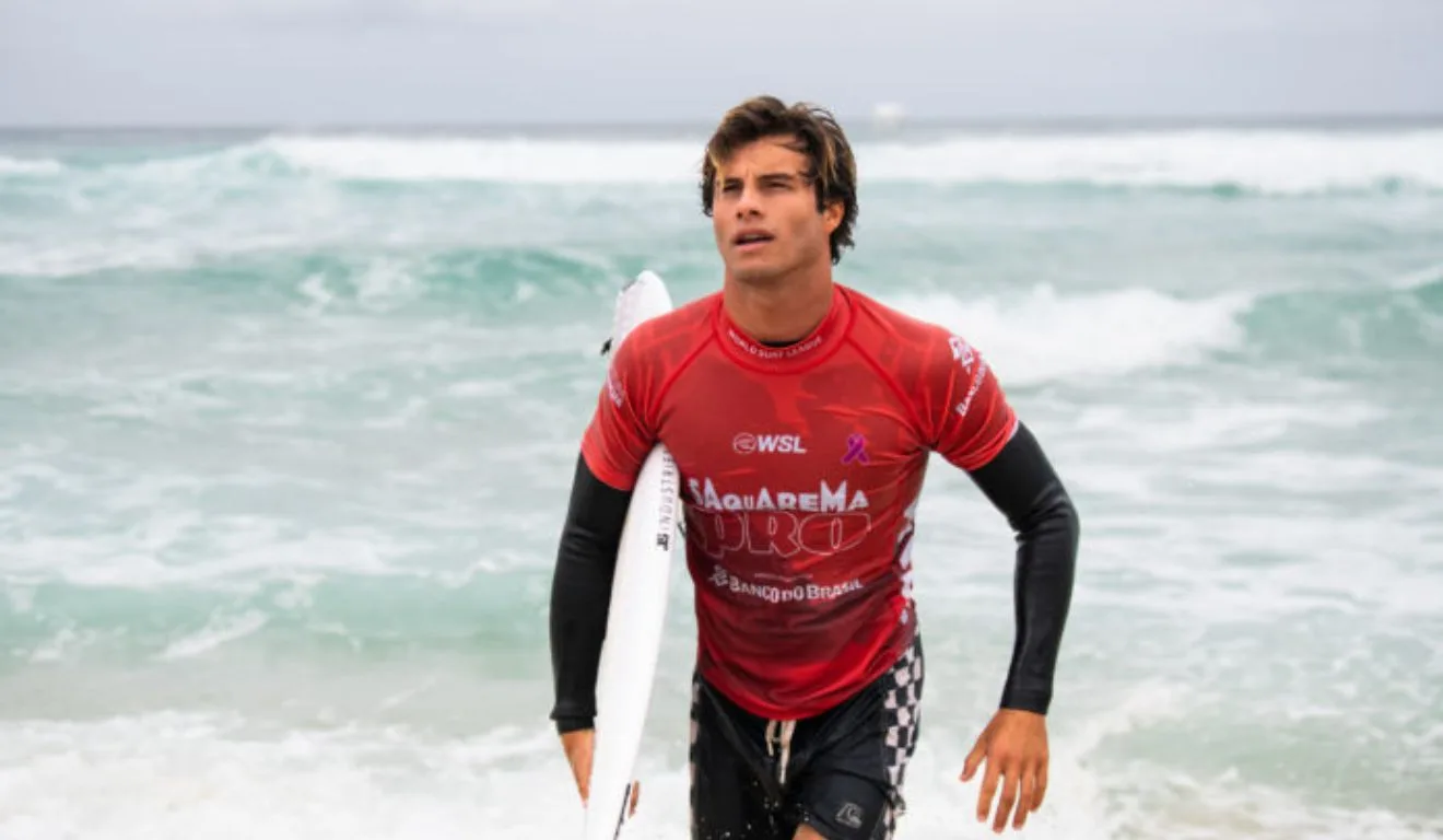 Matheus Herdy volta para a elite do surfe após 3 anos. Foto: Thiago Diz/ WSL