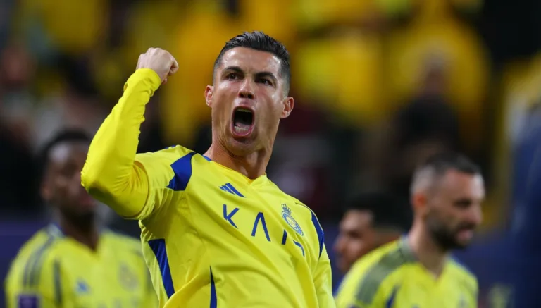 Cristiano Ronaldo comemora gol pelo Al Nassr