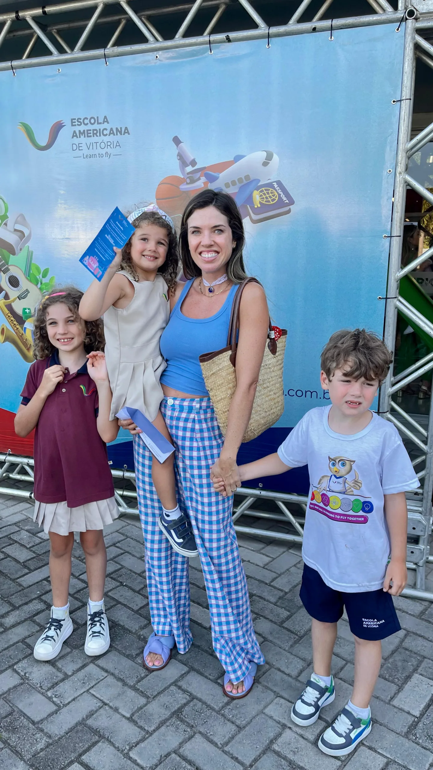 Rafaella, Antonella, Enza e Enrico Camata Abelha