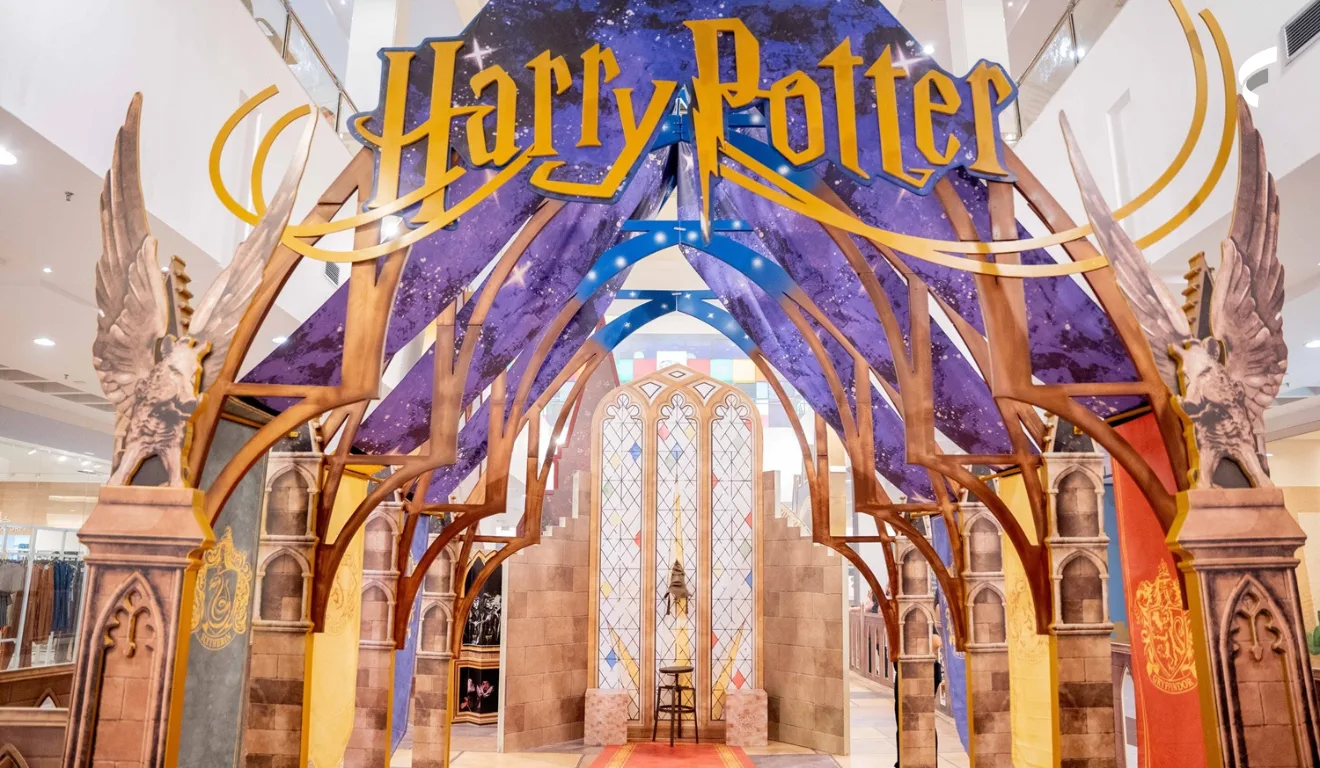 Entrada da exposição de Harry Potter no shopping Mestre Álvaro