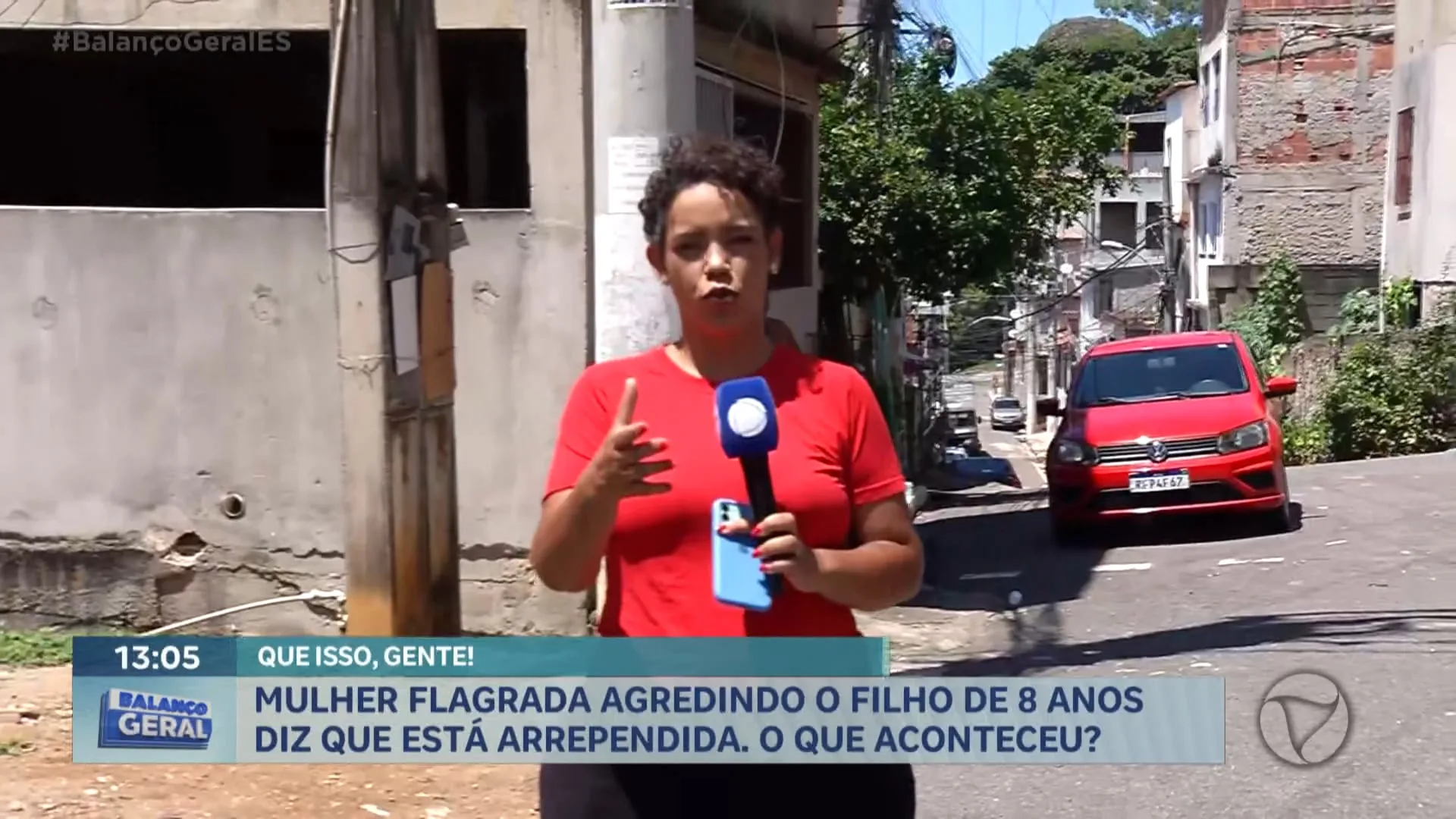 Mãe agride filho em vídeo e lamenta dificuldades financeiras