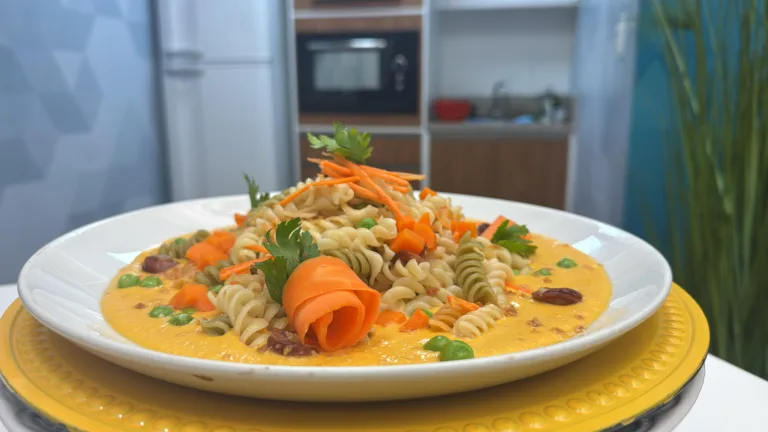 Fusilli com Molho de Cenoura e Calabresa. Foto: Lucas Henrique Pisa