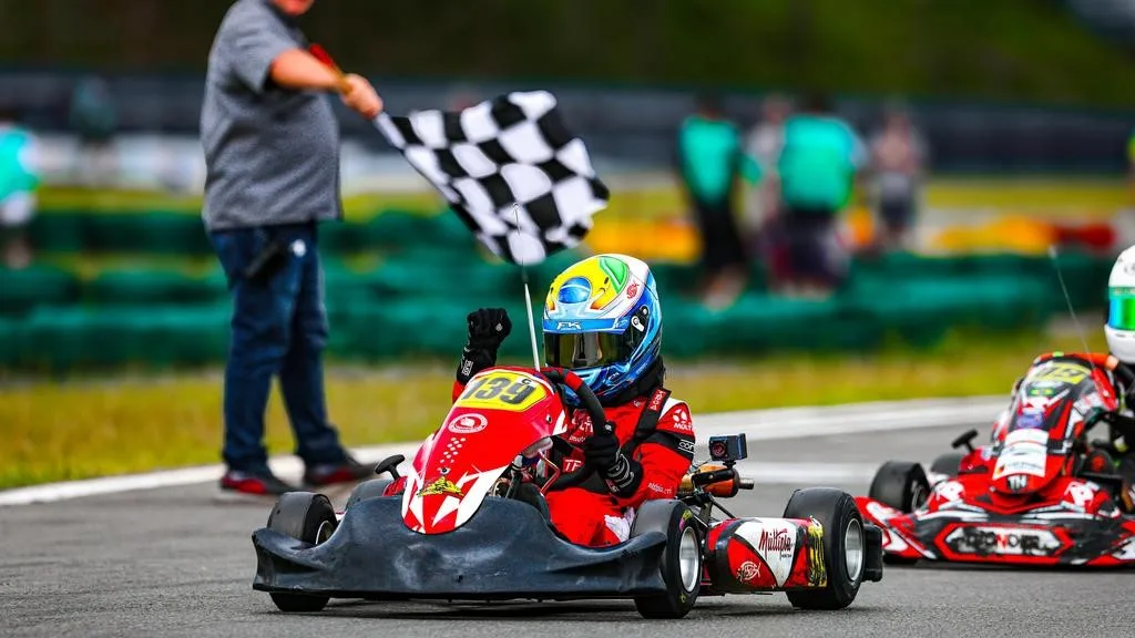 Joaquim Emerick, piloto capixaba de kart, na Copa São Paulo Light