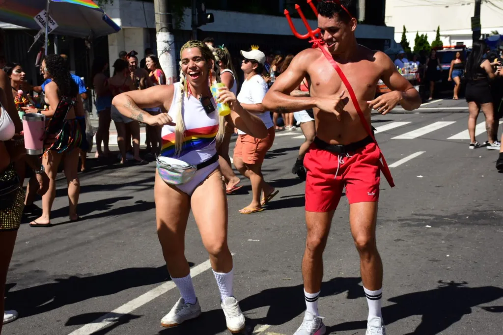 Carnaval-de-Vitoria-Regional-da-Nair-e-Puta-bloco