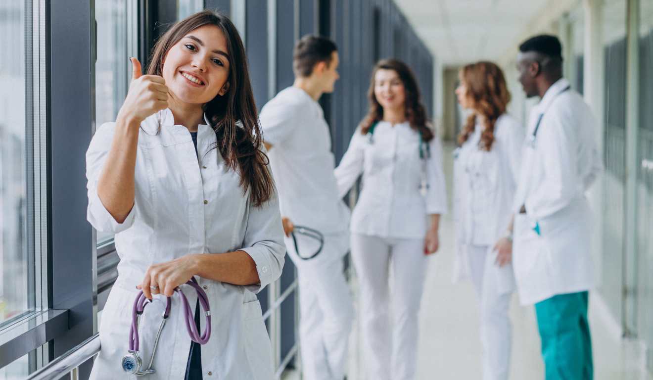 Cresce o número de empregos na área da saúde.