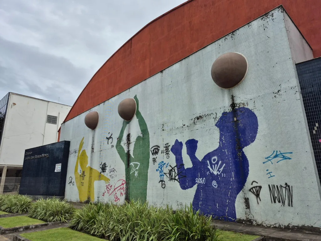Fachada histórica do Ginásio Jones dos Santos Neves não será restaurada