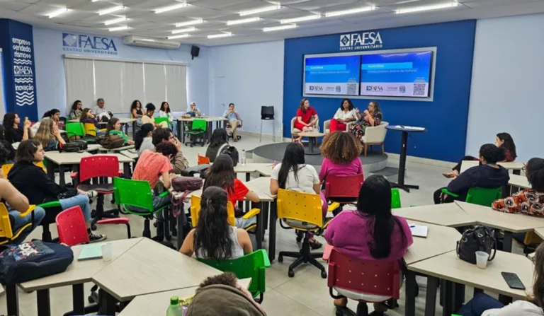 Dia da assinatura do termo de cooperação entre FAESA e Secretaria Estadual das Mulheres para a realização do Atlas das Mulheres