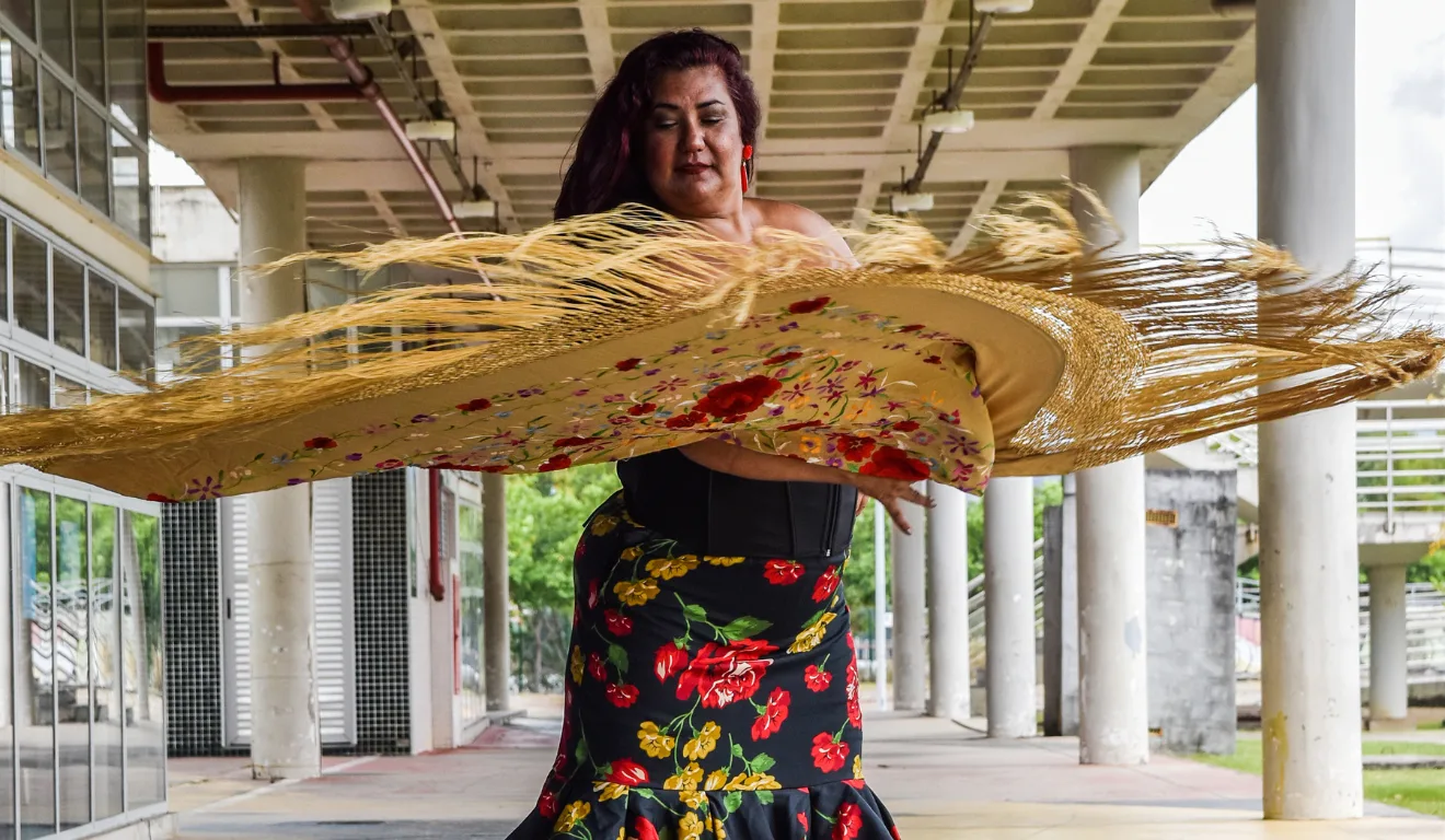 Giselle Ferreira dançando flamenco