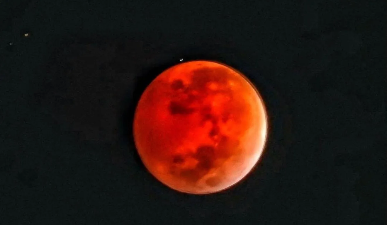 Eclipse lunar total lua de sangue