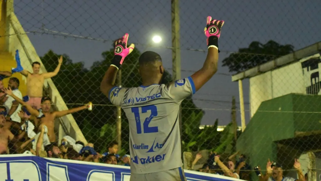 Capixabão: Rio Branco de Venda Nova x Vitória. Goleiro Paulo Henrique