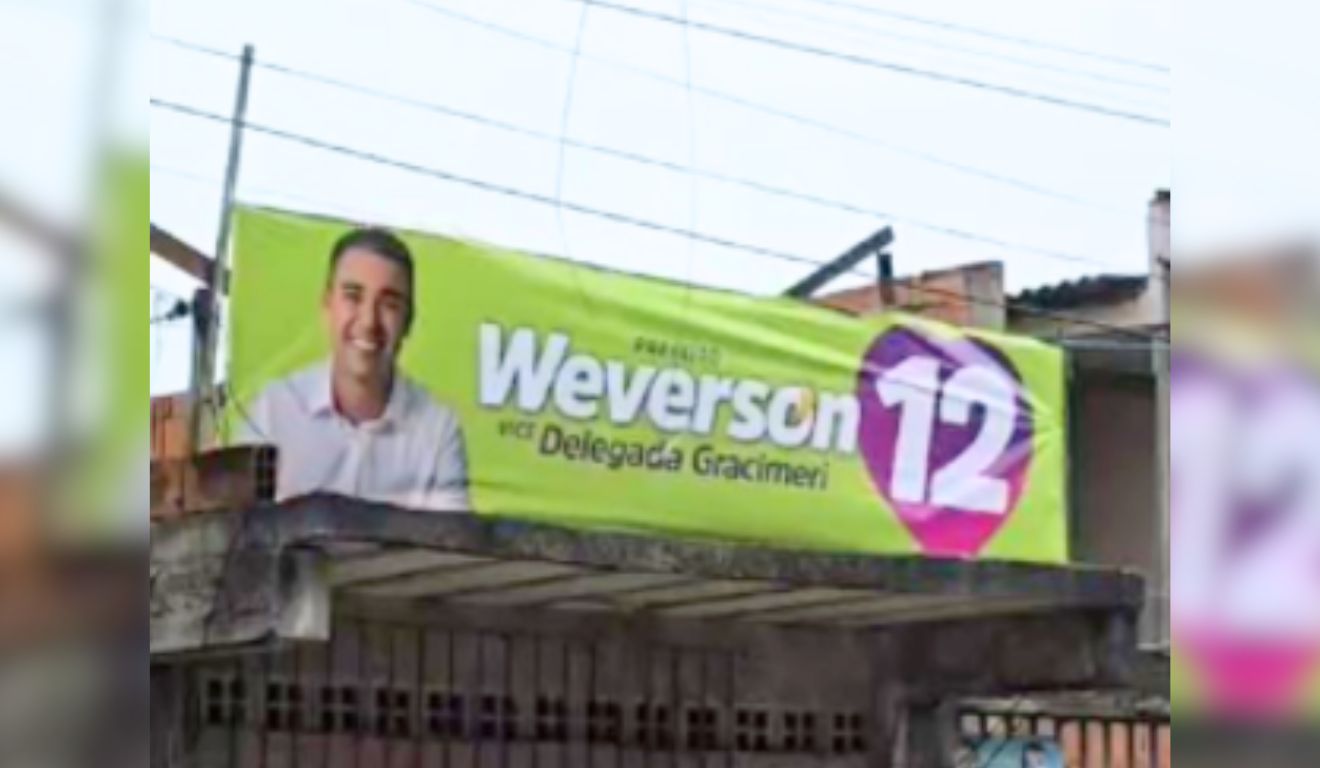 Placa com efeito outdoor Weverson Meireles